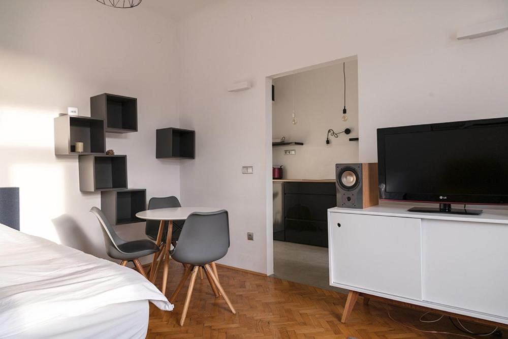 Modern Studio In The Heart Of The City Марібор Екстер'єр фото